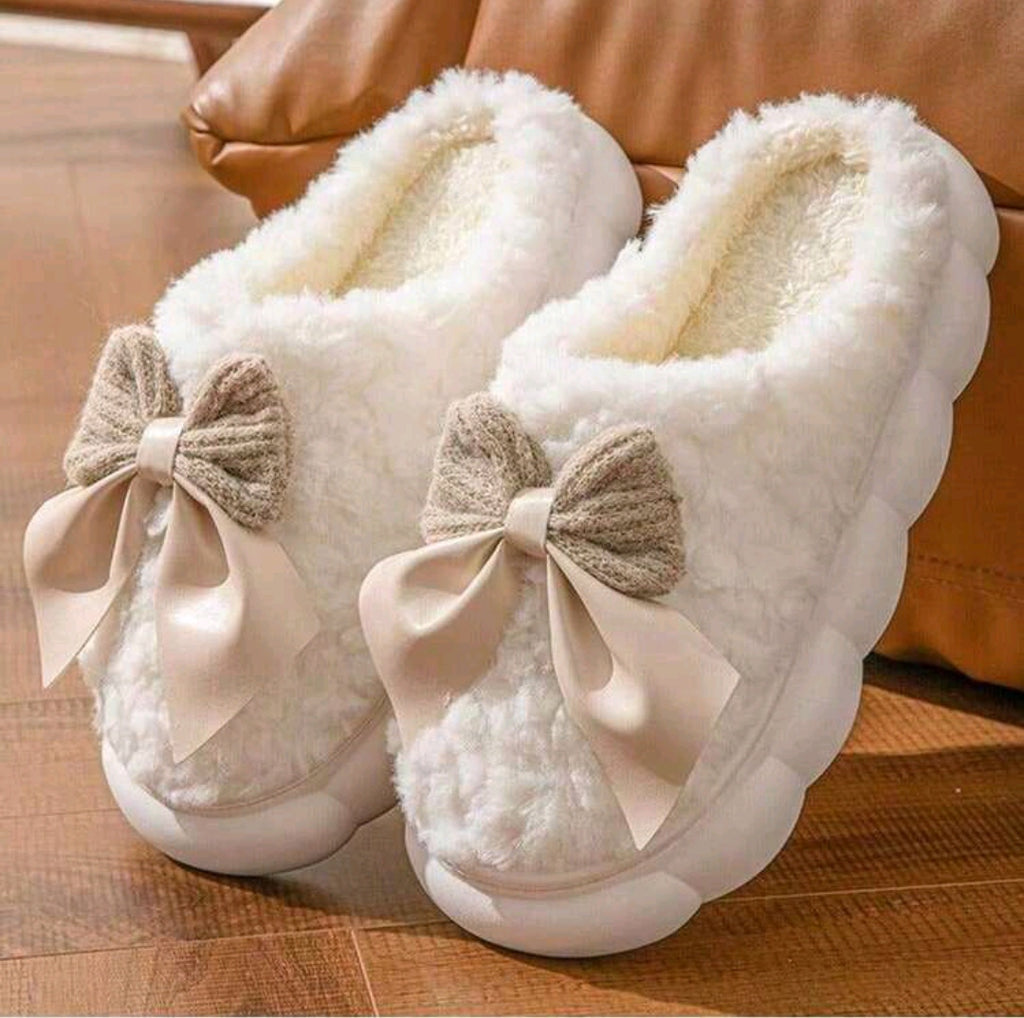 Tewgy Bow Detail Plush-Lined Slippers with Non-Slip Thick Sole - รองเท้าแตะ Tewgy บุขนฟูนุ่ม ลายโบว์ พื้นหนากันลื่น